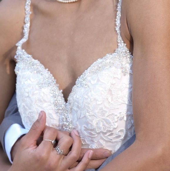 Low back Wedding gown - Picture 6 of 11